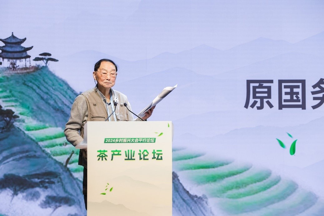 全國農(nóng)業(yè)科技創(chuàng)業(yè)創(chuàng)新聯(lián)盟主席，原國務(wù)院參事、國務(wù)院扶貧辦主任、農(nóng)業(yè)部副部長劉堅致辭