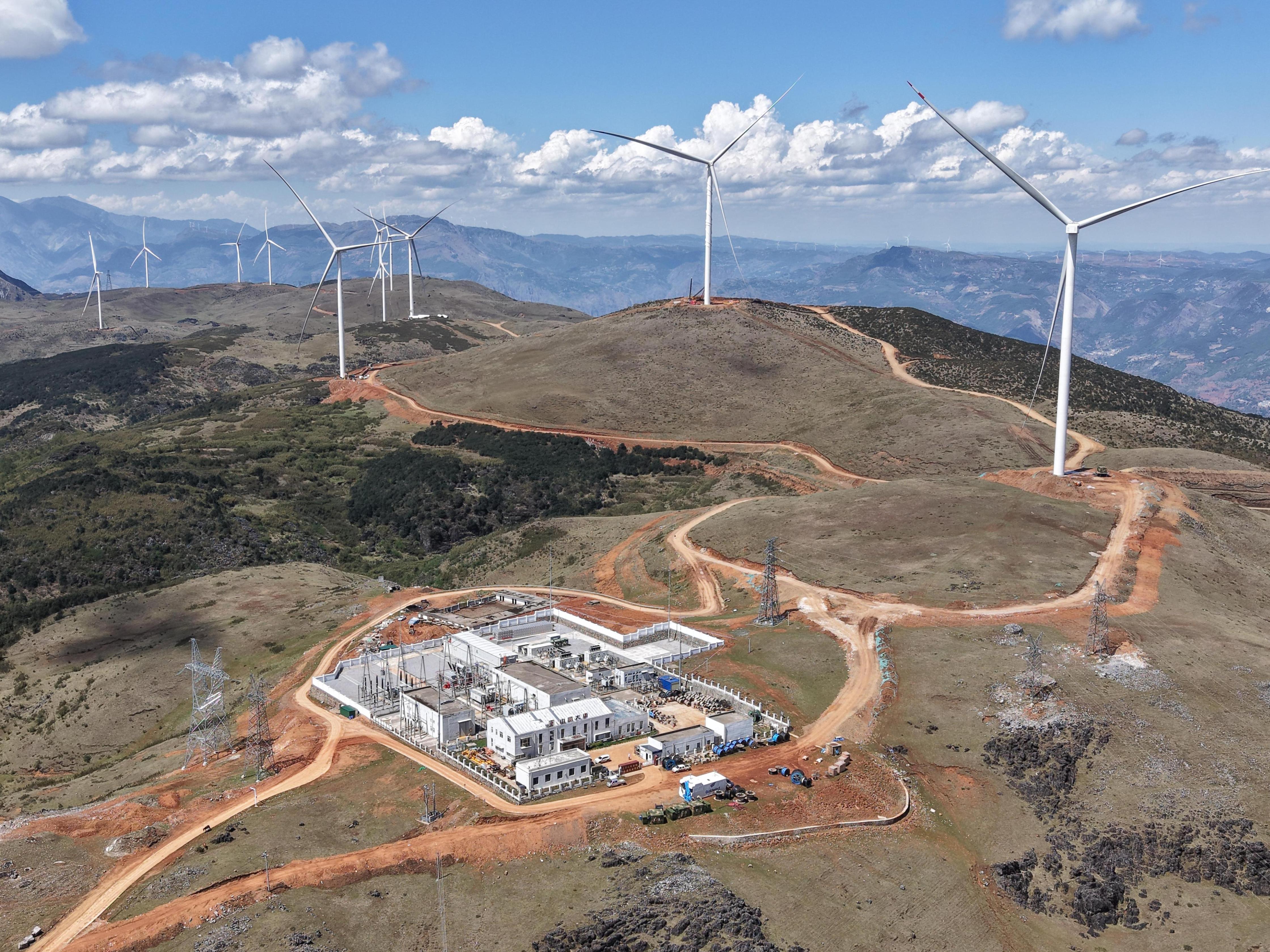 巨龍梁風(fēng)電場擴建項目首批機組現(xiàn)場。 受訪者供圖